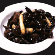 Stir-Fried Black Fungus with Scallion 蔥烧黑木耳